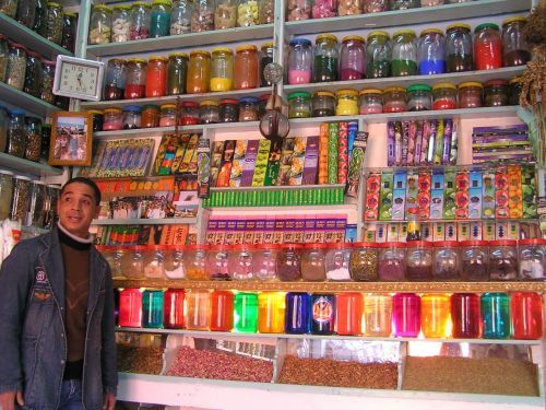 Herbs and spices - shopping in Morocco is fun! ©Venus Adventures